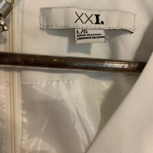 White mini dress. - Picture 2 of 3